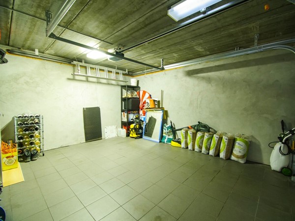 Foto - Te koop: Vrijstaande woning uit 1990 in Vaals met hoogwaardige afwerking, voldoende ruimten, garage en tuin op een ruim perceel